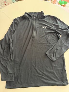 Mountain Hardwear Black Half-Zip Lightweight Pullover